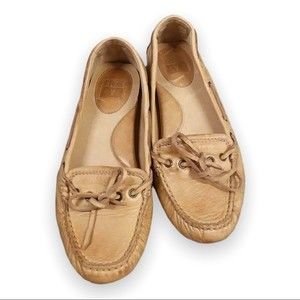 Frye Reagan Driving Moccasins in Tan. Size 6